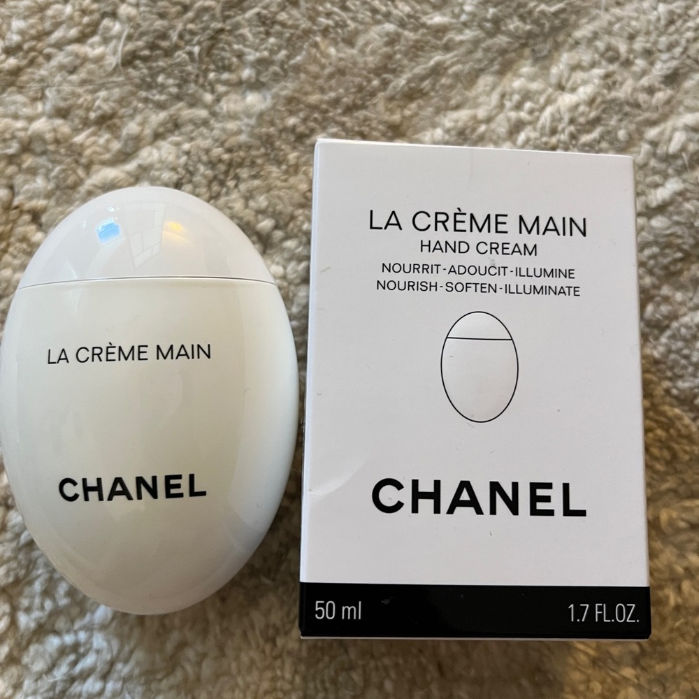 CHANEL La Crème Main Hand Cream in White